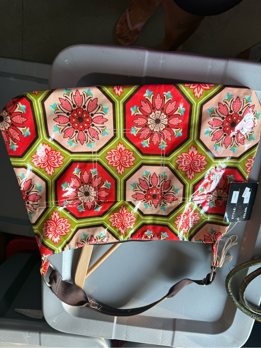 Vibrant Floral Pattern Tote Bag in Red and Green